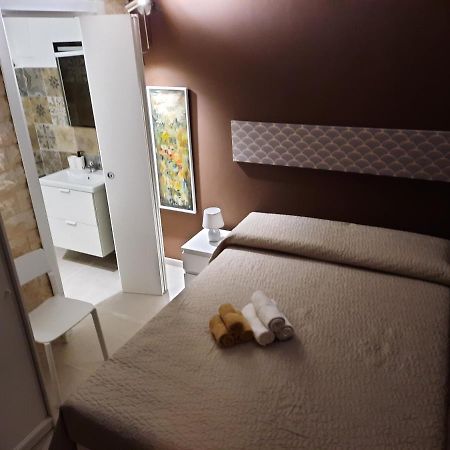 Zia Nenne Holiday Rooms Monopoli Bagian luar foto