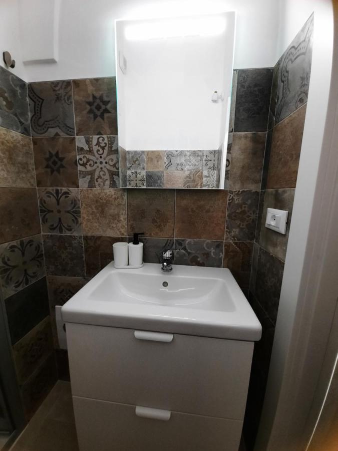 Zia Nenne Holiday Rooms Monopoli Bagian luar foto