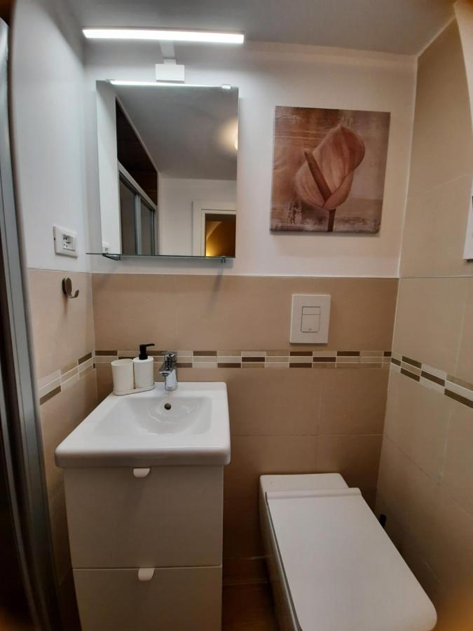 Zia Nenne Holiday Rooms Monopoli Bagian luar foto