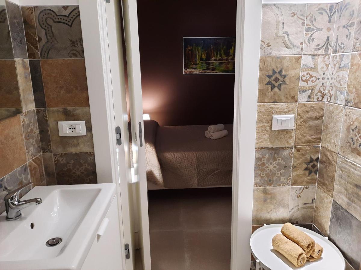 Zia Nenne Holiday Rooms Monopoli Bagian luar foto