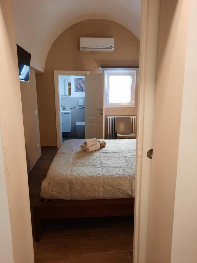 Zia Nenne Holiday Rooms Monopoli Bagian luar foto
